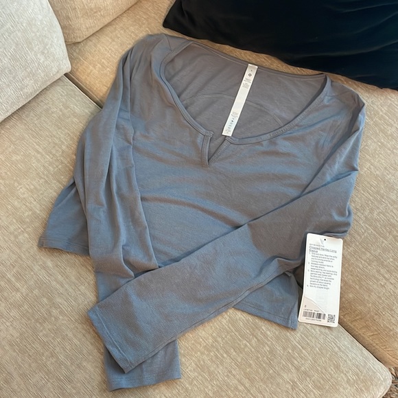 Lululemon Cropped Henley Long Sleeve in Heathered Asphalt Grey / White - Picture 3 of 5